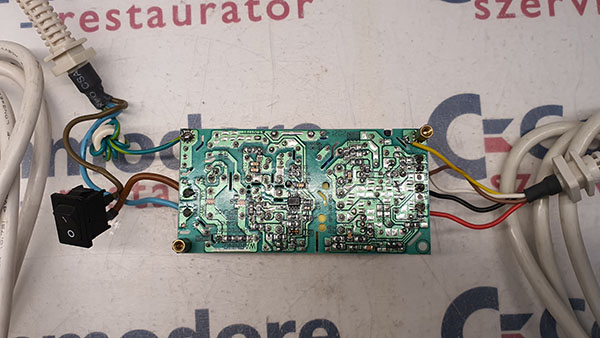 Commodore Amiga 600 és 1200 kicsi tápegység felújítása