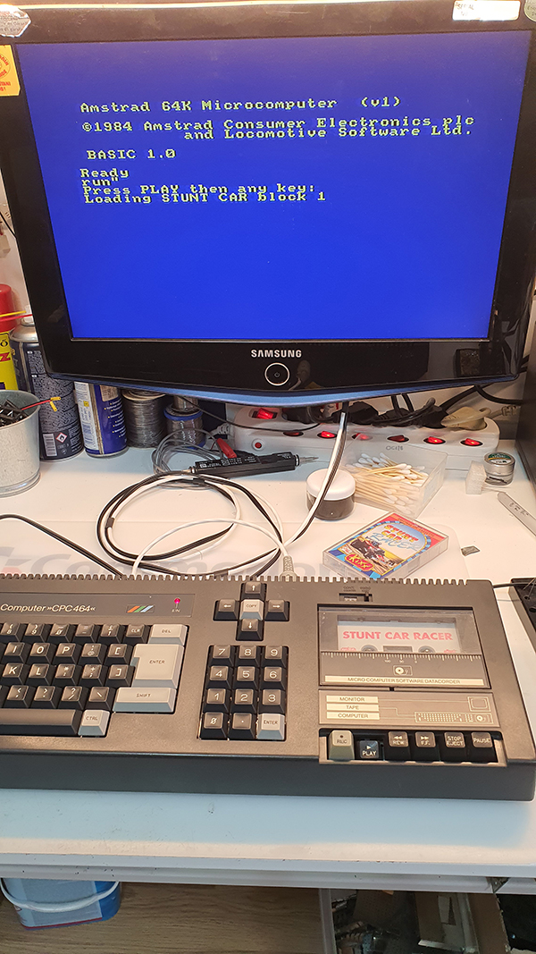 Commodore Szerviz és Restaurátor | Amstrad/Schneider CPC első lépések, Schneider CPC 464 Stunt Car betöltése kazettáról