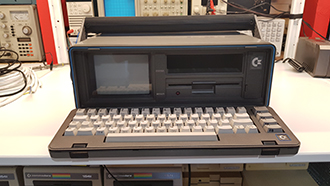 Commodore Szerviz és Restaurátor | Commodore SX-64 javítása