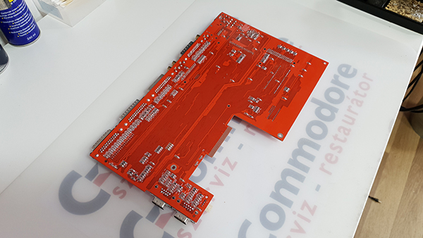 Commodore Szerviz | Commodore Amiga 600 Re-Amiga Junior Tihanyi Robi