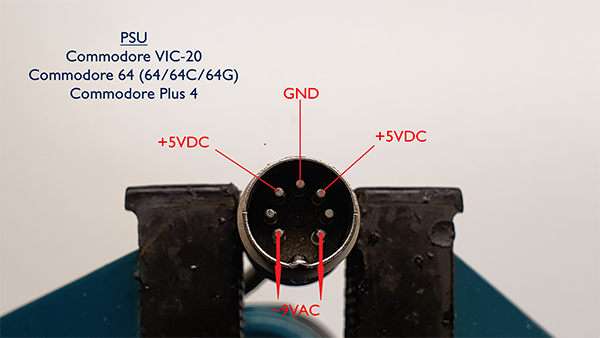 Commodore Szerviz és Restaurátor | Commodore VIC-20, VC20 (kerek csatlakozós), 64, 64C, 64G, Plus 4 (kerek csatlakozós) tápegységdugó feszültségek mérése (PSU pinout)