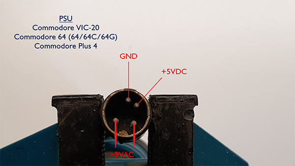 Commodore Szerviz és Restaurátor | Commodore VIC-20, VC20 (kerek csatlakozós), 64, 64C, 64G, Plus 4 (kerek csatlakozós) tápegységdugó feszültségek mérése (PSU pinout)