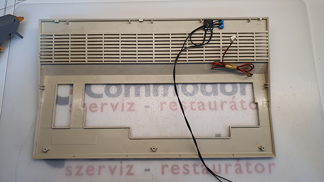 Commodore Szerviz és Restaurátor | MOD: Commodore 64 RESET beépítése