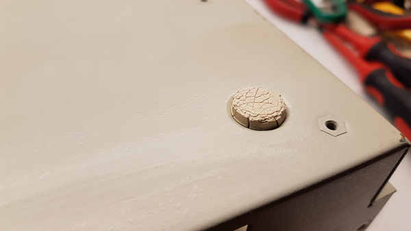 Commodore Szerviz és Restaurátor | gumilábak elöregedése